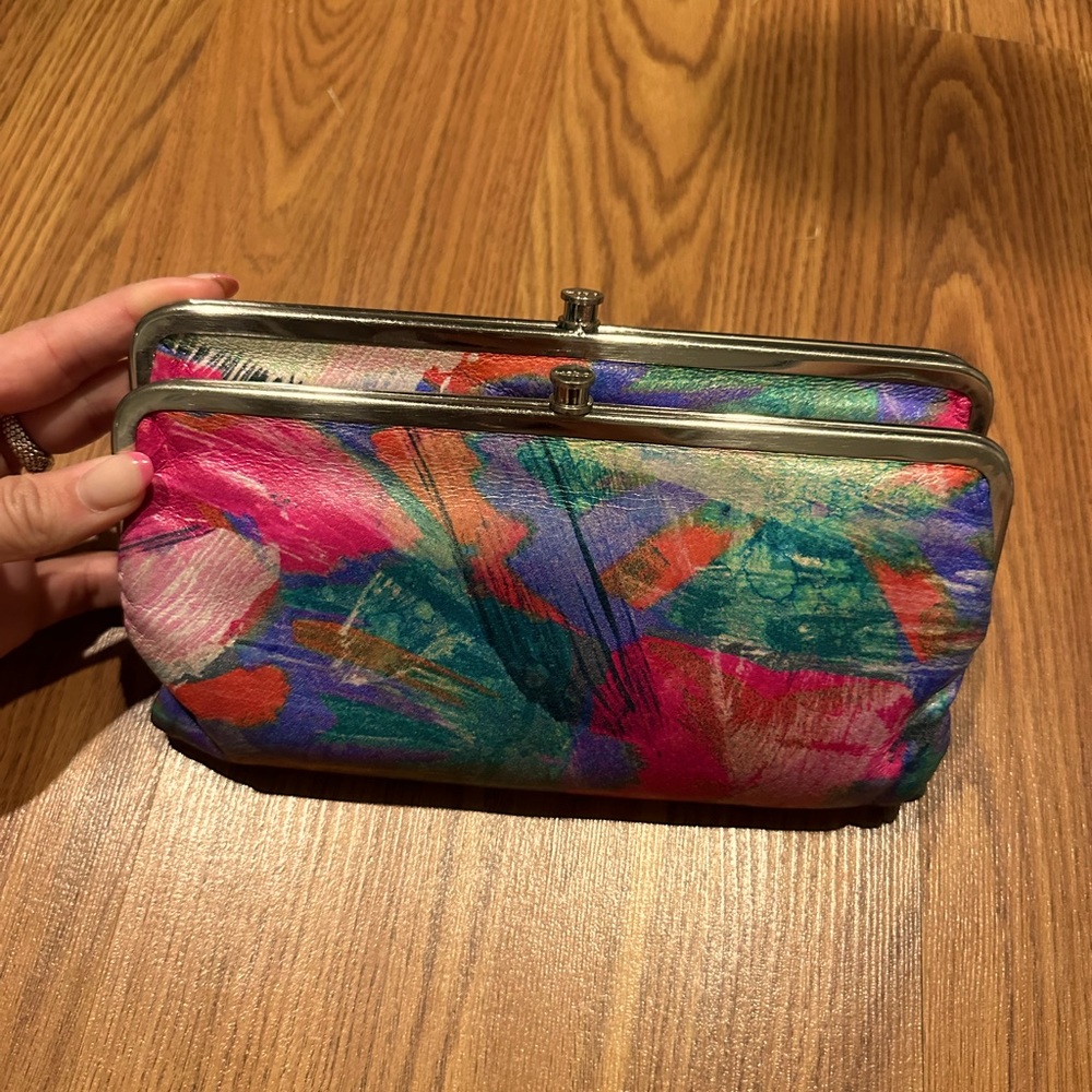 HOBO LAUREN CLUTCH WALLET